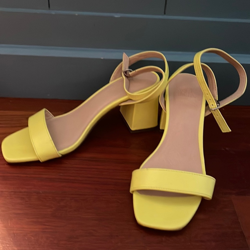 Wild fable neon block sandals